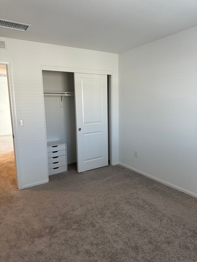 Building Photo - Beautiful Las Vegas Home!