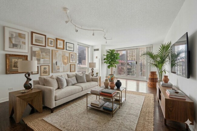 Building Photo - 200 N Dearborn St