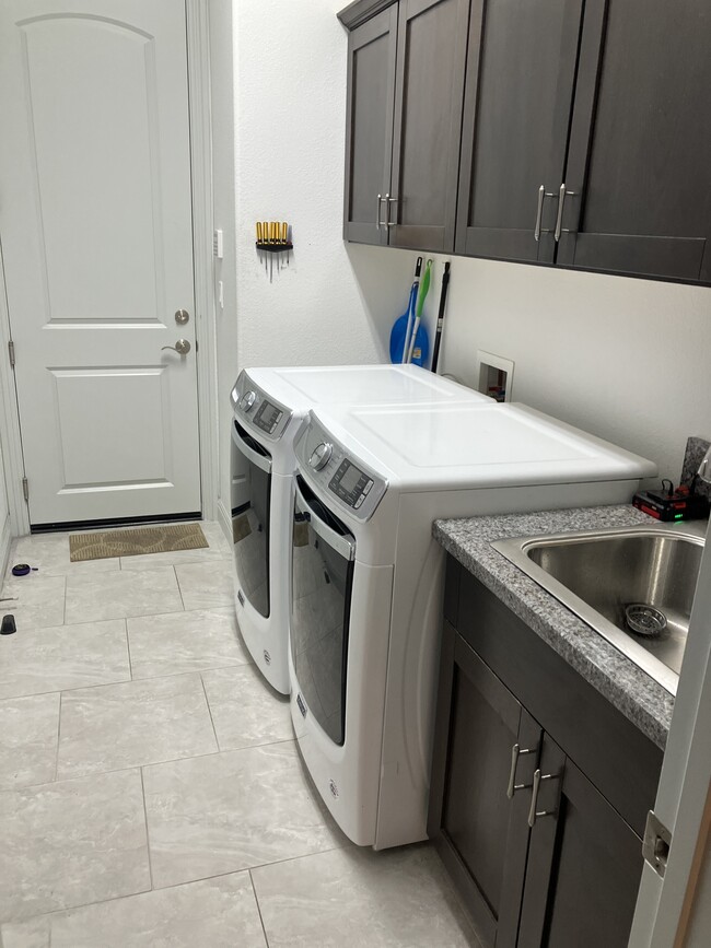 laundry room - 11262 Corsica Mist Ave