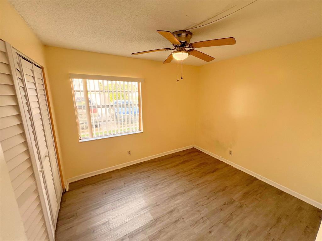 Building Photo - 843 Twin Lakes Dr