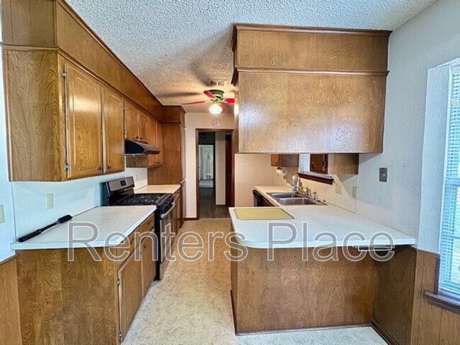 Building Photo - 625 Rosewood Ct