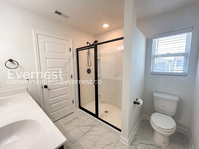 Building Photo - Modern Living Awaits in Antioch with Garage/ 3 beds & 2.5 baths / Available now!