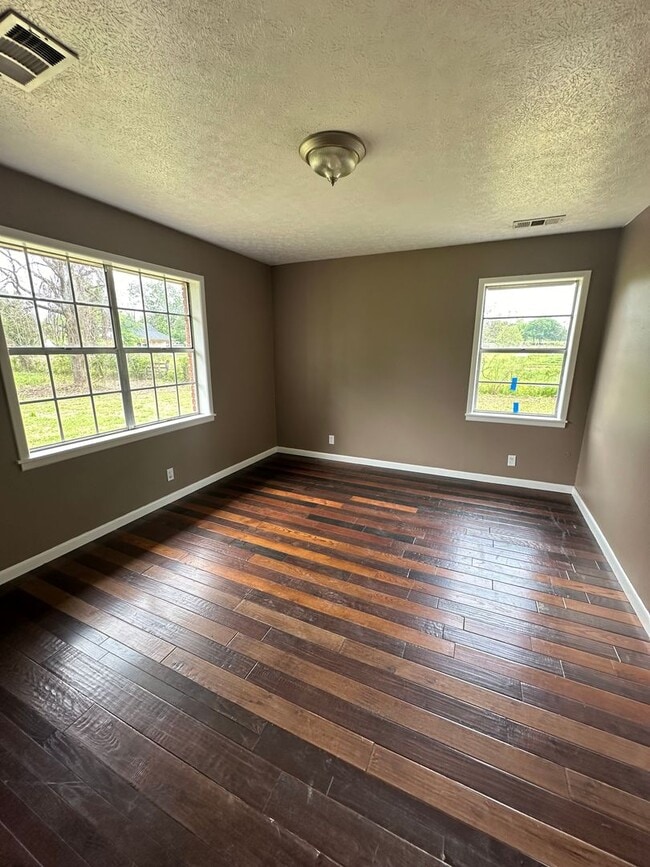 Building Photo - 439 Oak Grove Rd