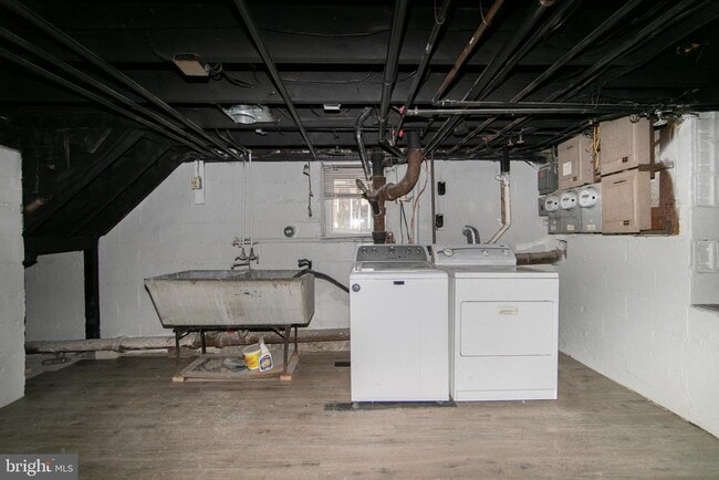 Building Photo - 34 Yale Rd