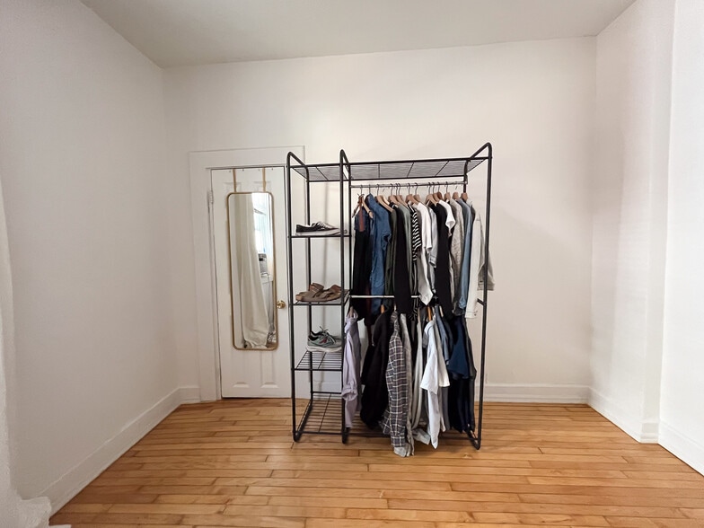 Building Photo - 3148 Columbus Ave