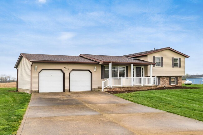 Building Photo - 7450 Richardson Rd