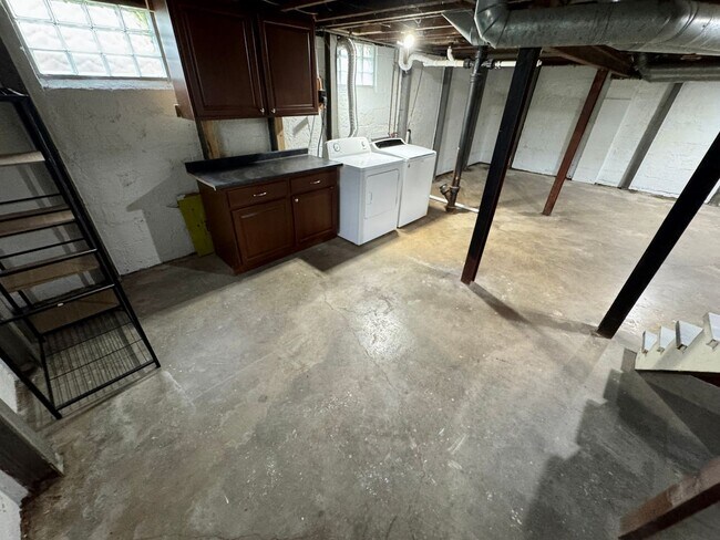 Building Photo - m1545-1547 W 7th Ave