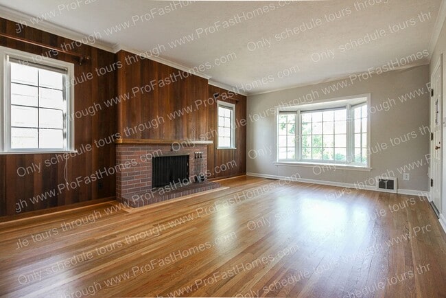 Building Photo - 1612 NE 62nd Ave