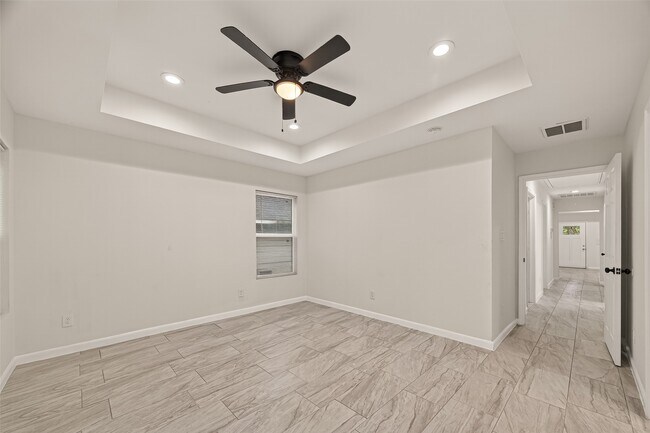 Building Photo - 4302 Hirsch Rd