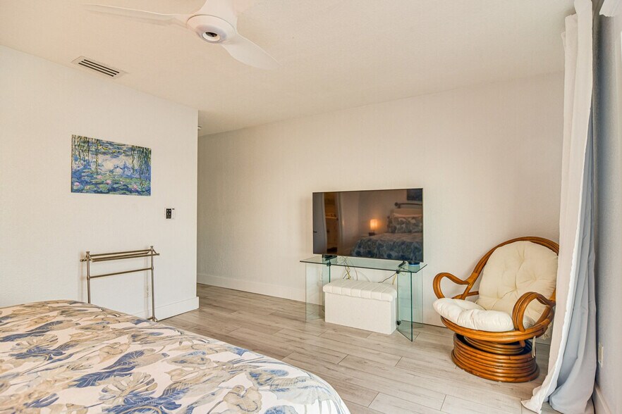 Building Photo - 5172 Coquina Key Dr SE