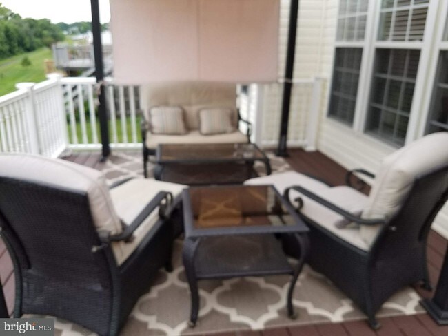 Building Photo - 209 Creekside Dr