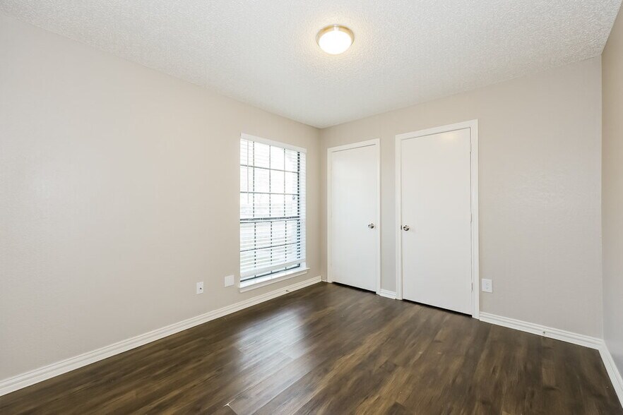 Building Photo - 907 Cedar Run Dr