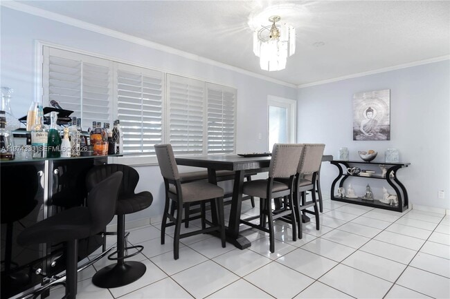 Building Photo - 5640 Hayes St