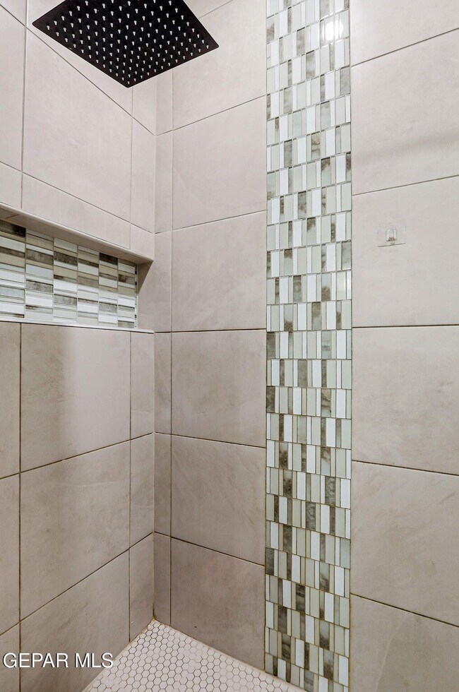 Building Photo - 6166 Hidden Psge Ave