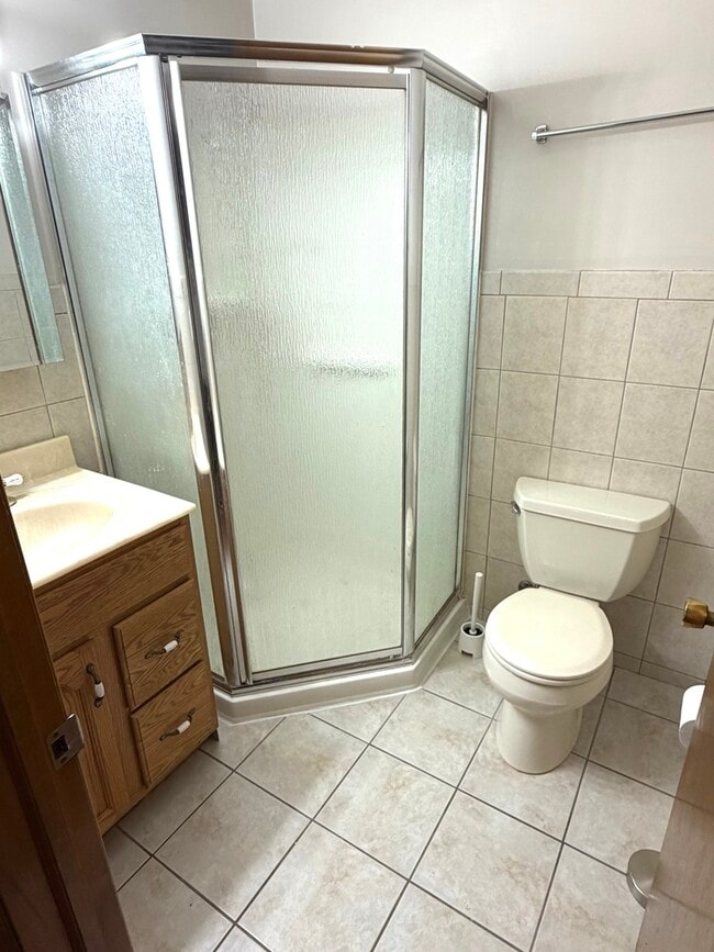 Building Photo - 1814 Holly Ave