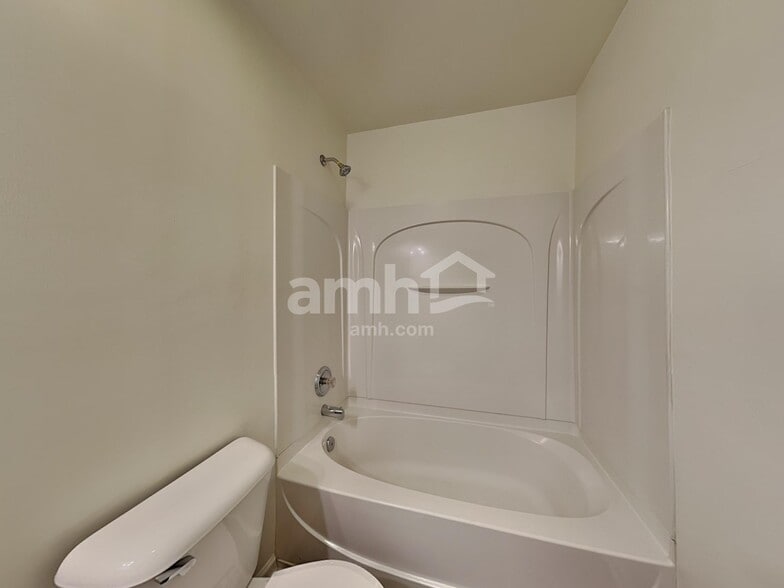 Building Photo - 3904 Edgewood Terrace Rd