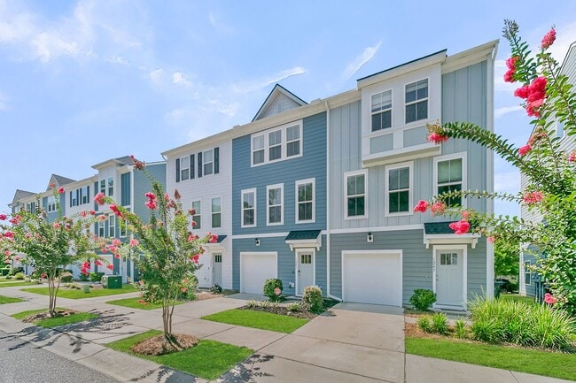 Building Photo - 1247 Tice Ln