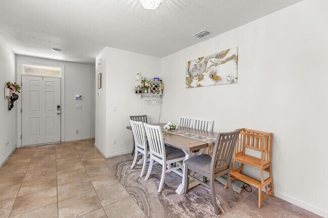 Building Photo - 11044 SW Vasari Way