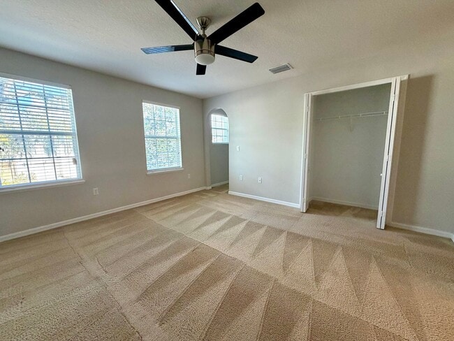 Building Photo - 3 Bedroom 2.5 Bathroom in Ashburn Square