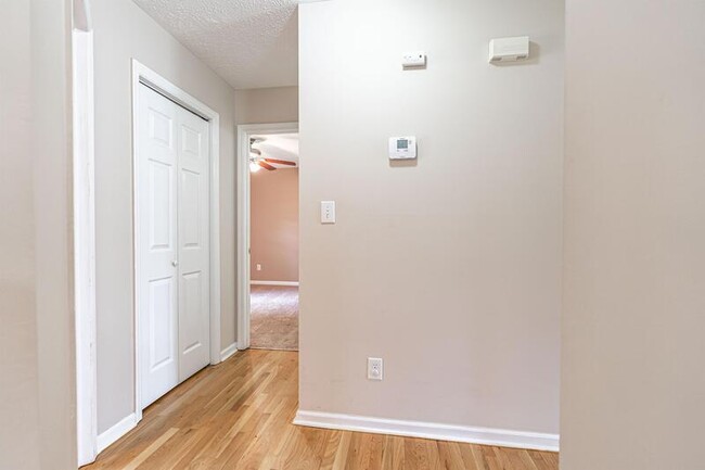 Building Photo - 6513 Jacobs Creek Cir