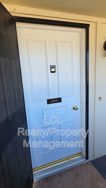 Building Photo - 27131 Pinehurst Rd