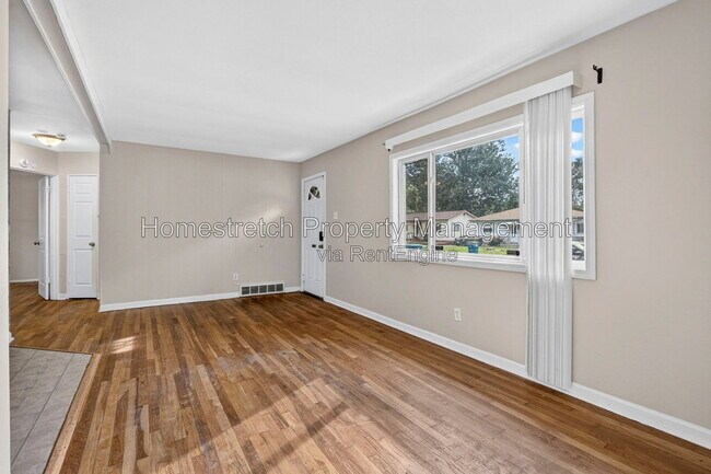 Building Photo - 10512 Earl Dr