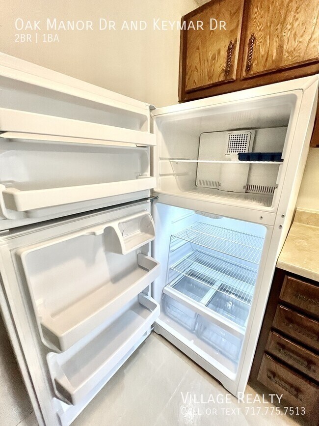 Building Photo - 230 Oak Manor Dr