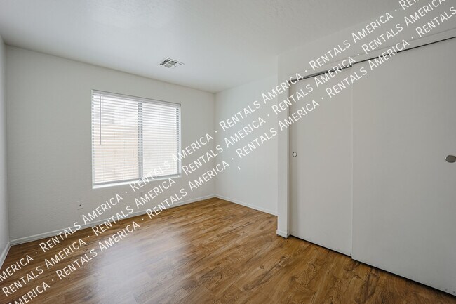 Building Photo - 3218 N 127th Ln