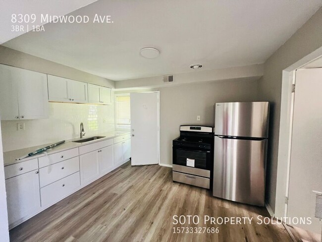 Building Photo - $500 off first months rent Special!!! Char...