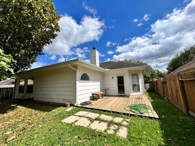 Building Photo - 4723 Silverlake Dr