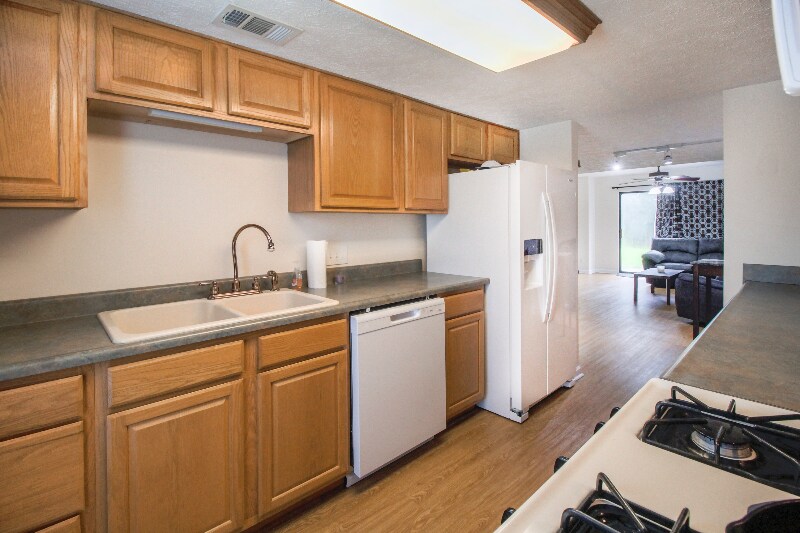 Building Photo - 34 Knollwood Cir