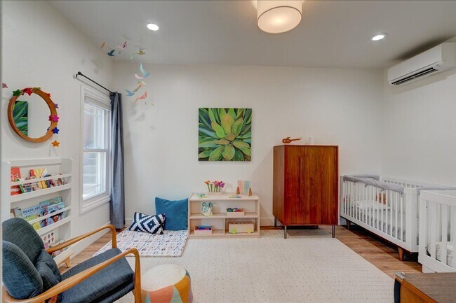 Building Photo - Classic Craftsman with Modern Amenities 2-Bedroom, 2-Bath Rental Home in the Heart of Golden Hill...