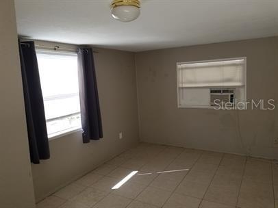 Building Photo - 317 E Tarpon Ave