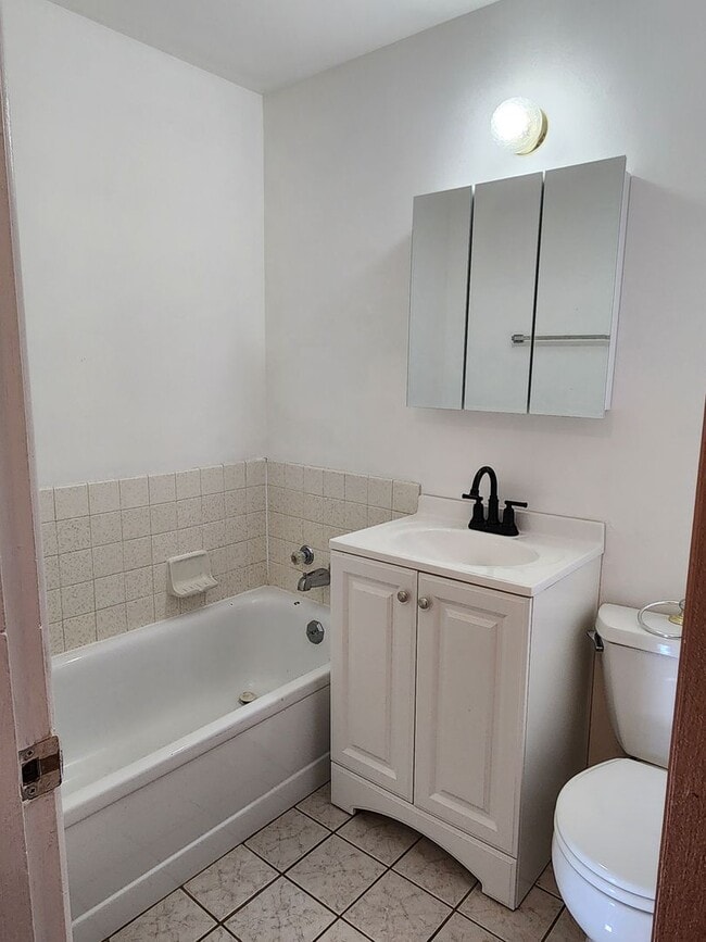 Building Photo - Great home in very desired area!