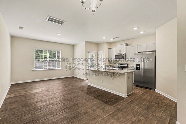 Building Photo - 6049 Guildford Hill Ln