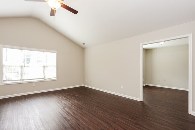 Building Photo - 5941 Apple Grove Rd NE