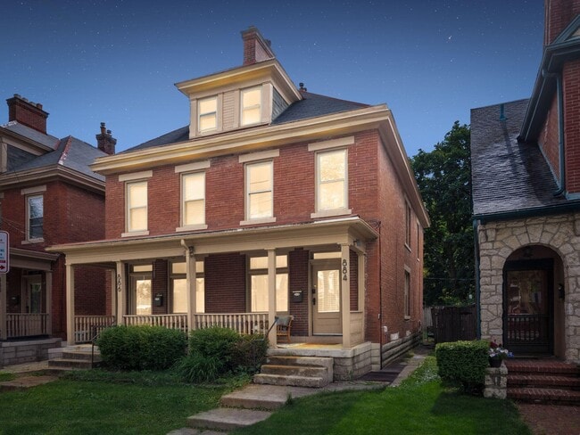 Building Photo - 884 Dennison Ave