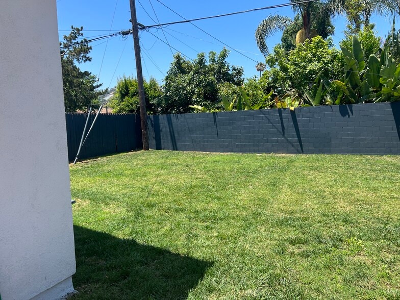 Private - 3819 S Sycamore Ave