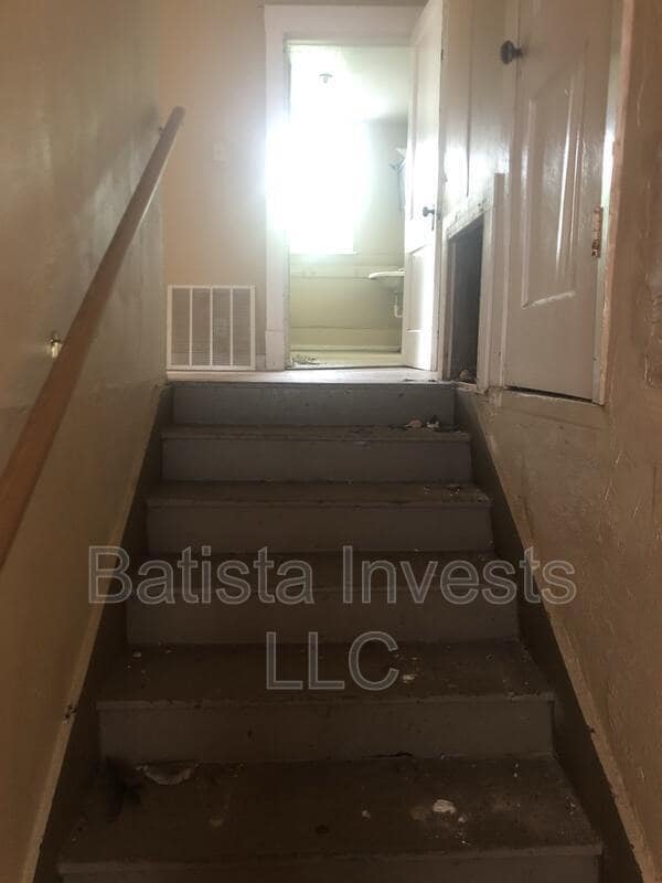 Building Photo - 821 E McCarty St