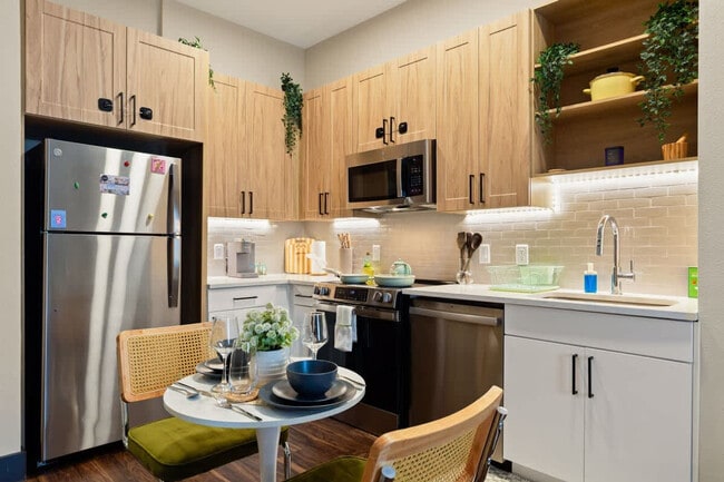 Building Photo - 9127 Research Blvd