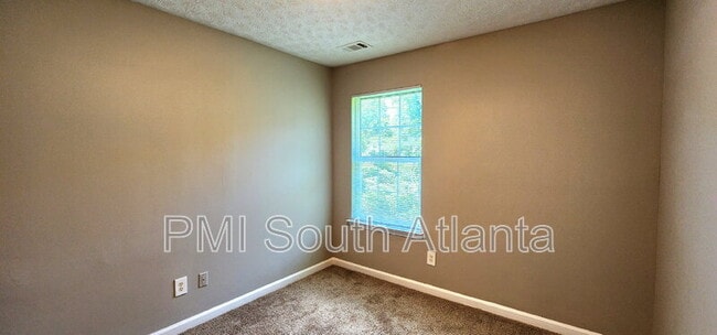 Building Photo - 1745 Carrington Dr