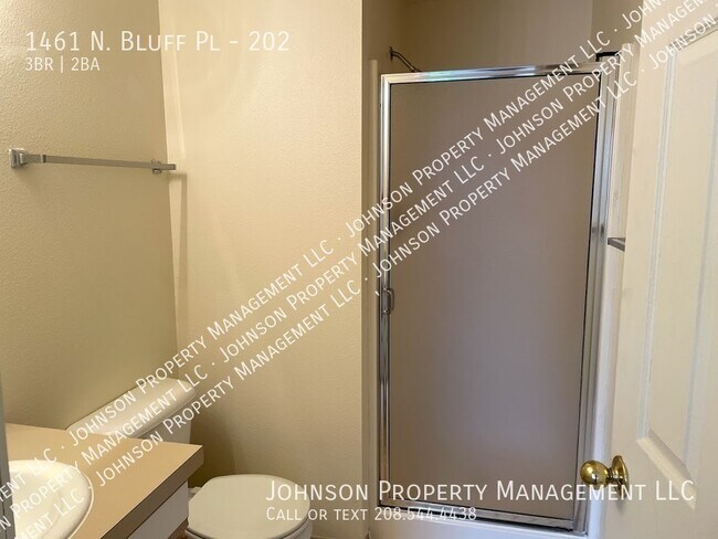 Building Photo - 1461 N Bluff Pl