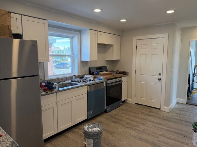 Building Photo - 74 Highland Ave