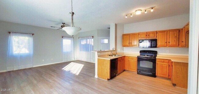 Building Photo - 13874 N 91st Dr