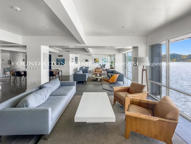 Building Photo - VIDEO - Ultra-Luxury Unit with SF City Vie...