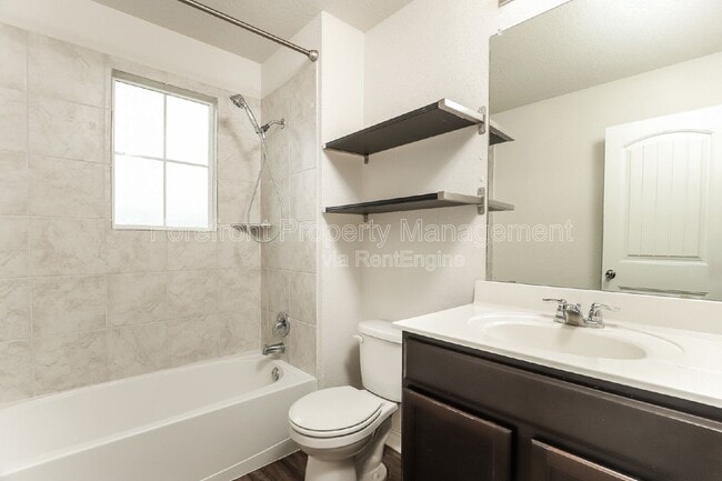 Building Photo - 2935 Thackery Groove