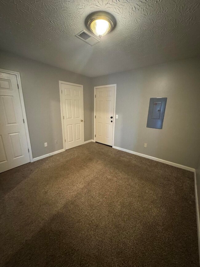 Building Photo - 228 Mousas Way