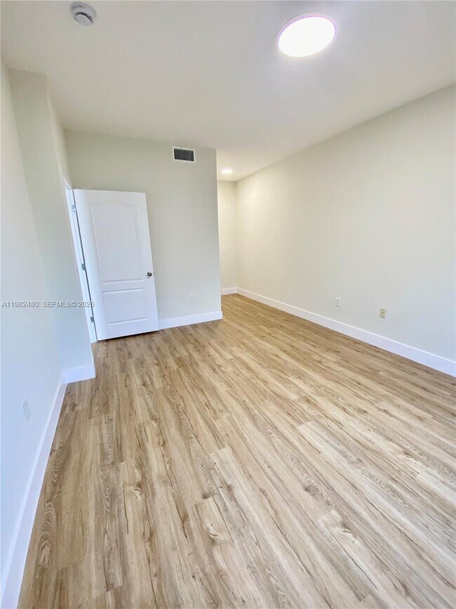 Building Photo - 11032 Legacy Dr