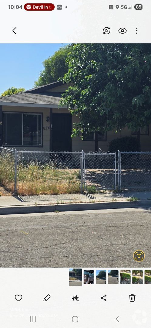 Building Photo - 3 bedroom 2 bath across from the park