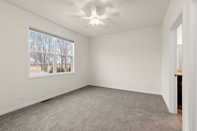 Building Photo - 69 Olympus Dr